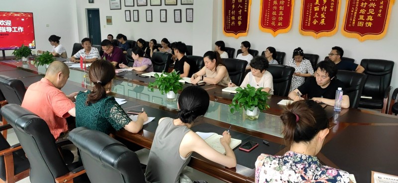 沈阳建筑大学教授李超莅临bv伟德国际1946为“智库”建设做指导 (1)