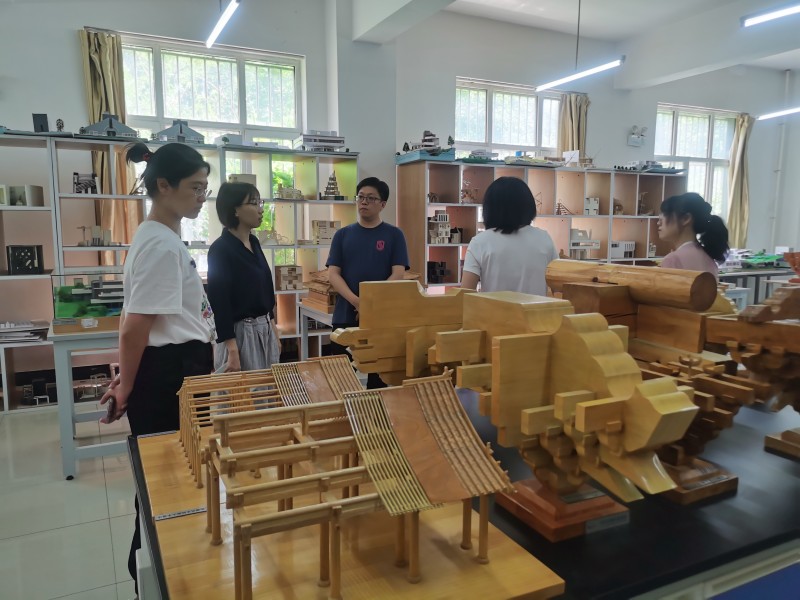 bv伟德国际1946实验中心开展第二次实验室开放交流活动 (1)