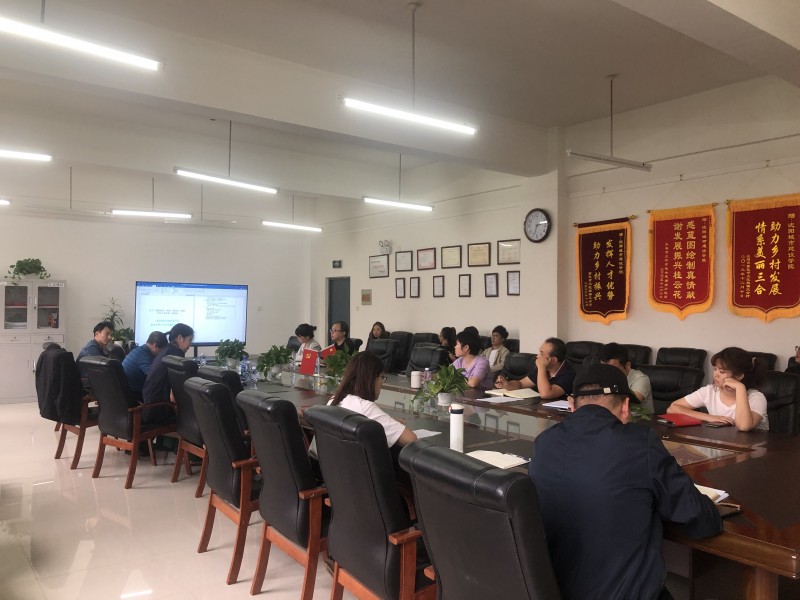 辽宁省规划设计研究院书记马廷玉莅临bv伟德国际1946指导“智库”建言报告 (2)